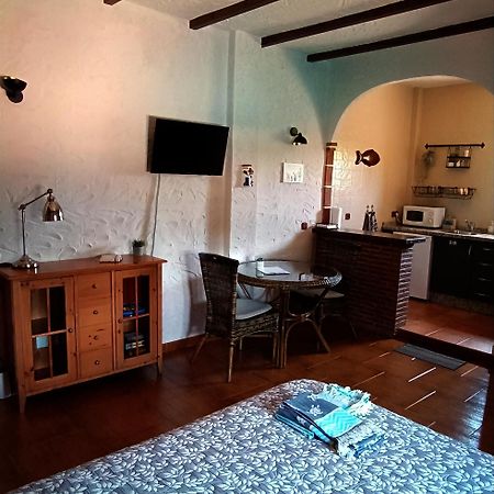 Bed and Breakfast Cortijo Petra Villanueva del Rosario Zewnętrze zdjęcie