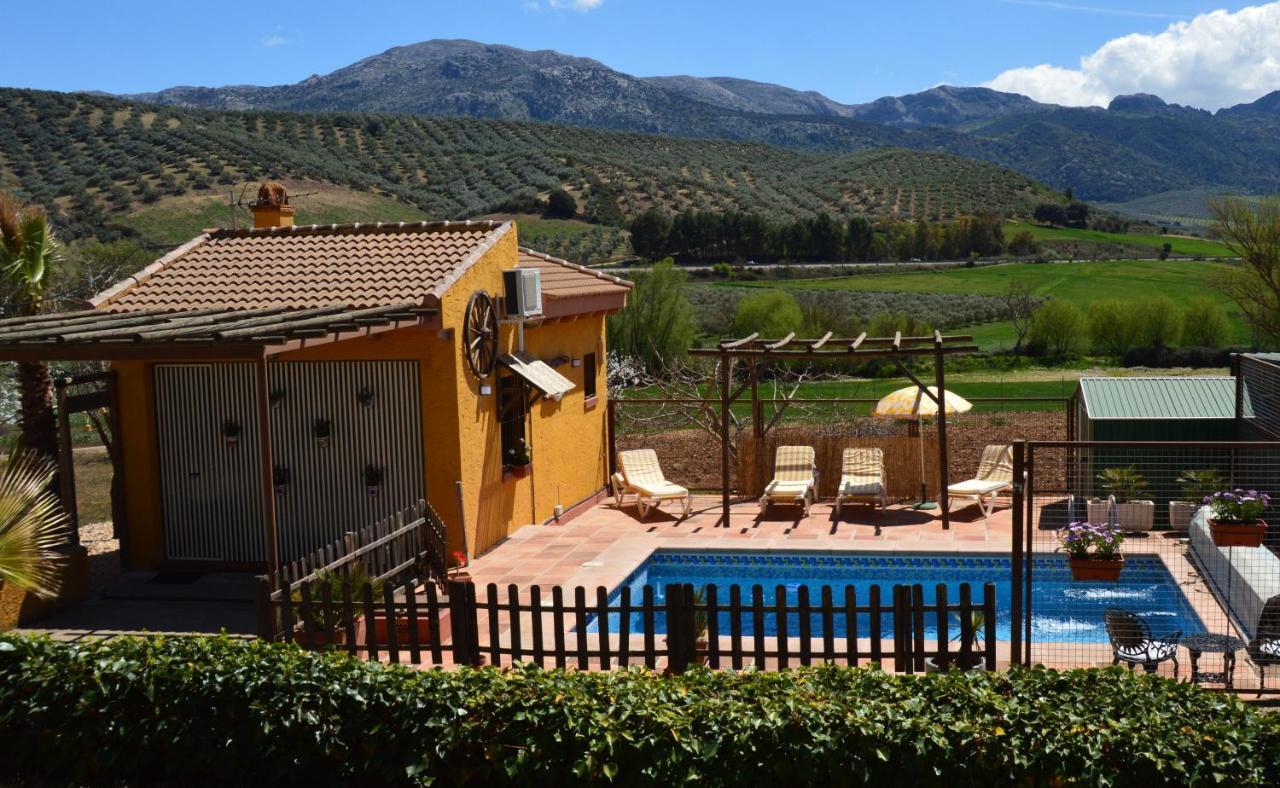 Bed and Breakfast Cortijo Petra Villanueva del Rosario Zewnętrze zdjęcie
