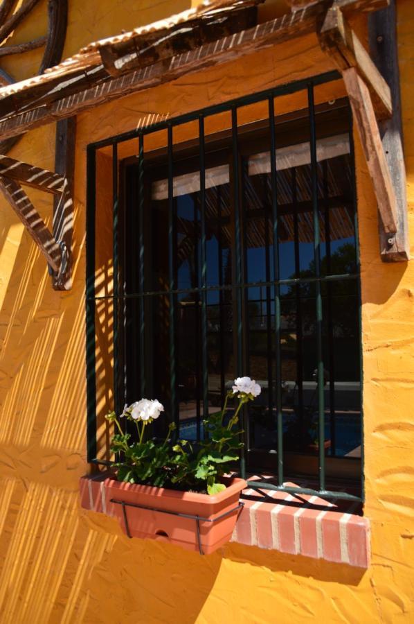Bed and Breakfast Cortijo Petra Villanueva del Rosario Zewnętrze zdjęcie